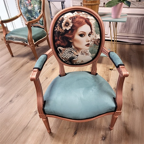 Medaillon louis XVI femme et leopard