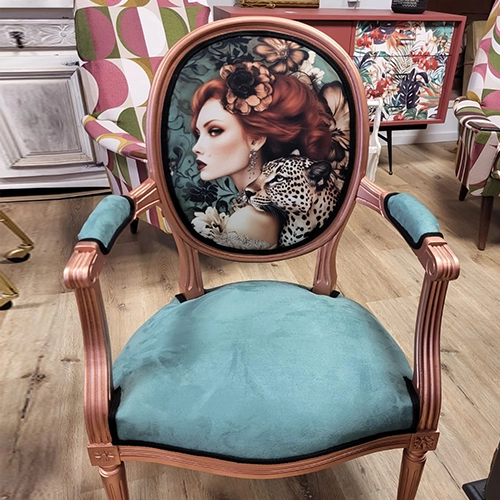 Medaillon louis XVI femme et leopard