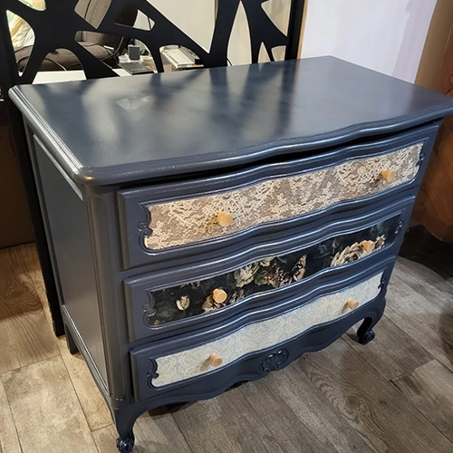 Commode dentelle